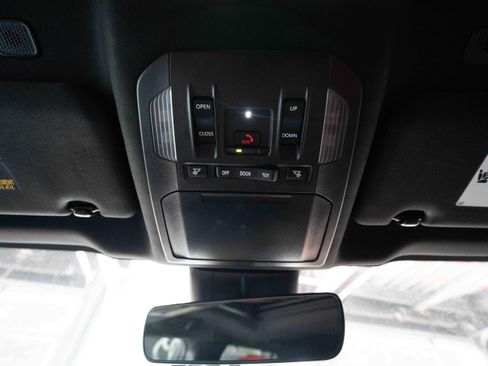 Used 2024 Toyota Highlander XSE AWD/4WD image 18