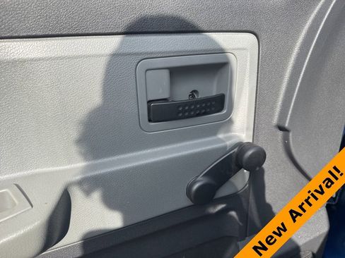 Used 2010 Dodge Dakota ST image 13