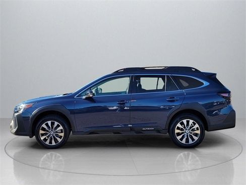 Used 2023 Subaru Outback Limited image 4