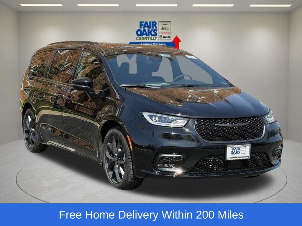 New 2026 Chrysler Pacifica Select w/ S Appearance Package FWD image 1