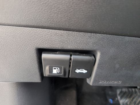 Used 2024 Nissan Versa S w/ S Plus Package image 34