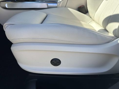 Used 2025 Mercedes-Benz GLB 250 image 16