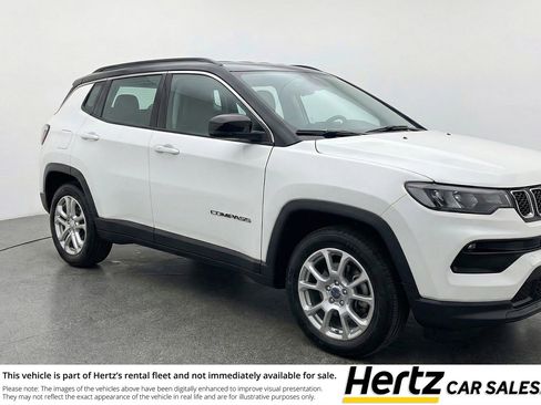 Used 2025 Jeep Compass Limited image 1