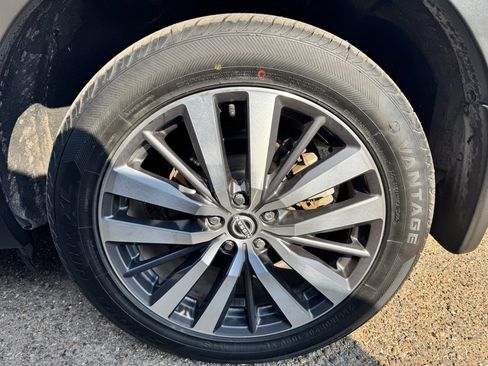 Used 2022 Nissan Pathfinder Platinum w/ Cargo Package image 20