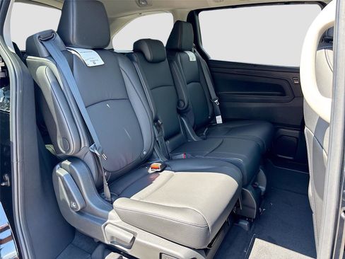 Certified 2026 Honda Odyssey EX-L image 32