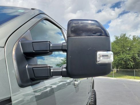 Used 2019 Ford F250 Lariat w/ Lariat Ultimate Package AWD/4WD image 4