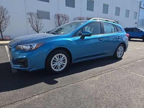 Used 2018 Subaru Impreza 2.0i Premium image 3