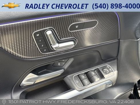 Used 2022 Mercedes-Benz GLB 250 4MATIC image 5