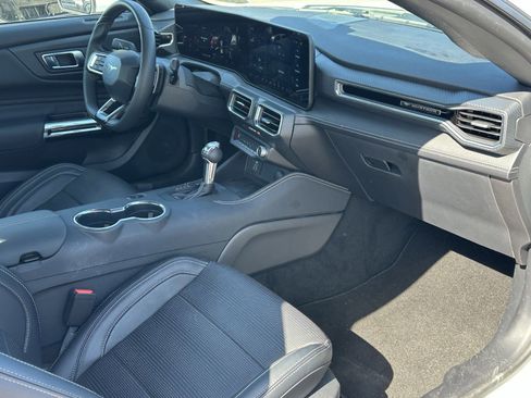 Used 2025 Ford Mustang GT Premium RWD image 29