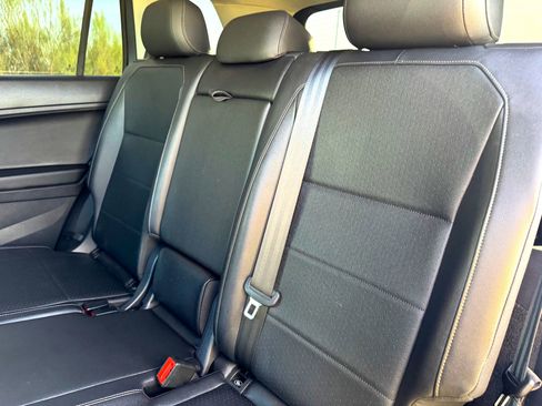 Used 2020 Volkswagen Tiguan SE image 16