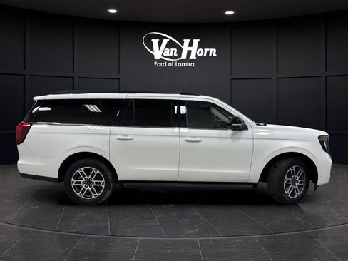 Used 2025 Ford Expedition Max Active AWD/4WD image 8