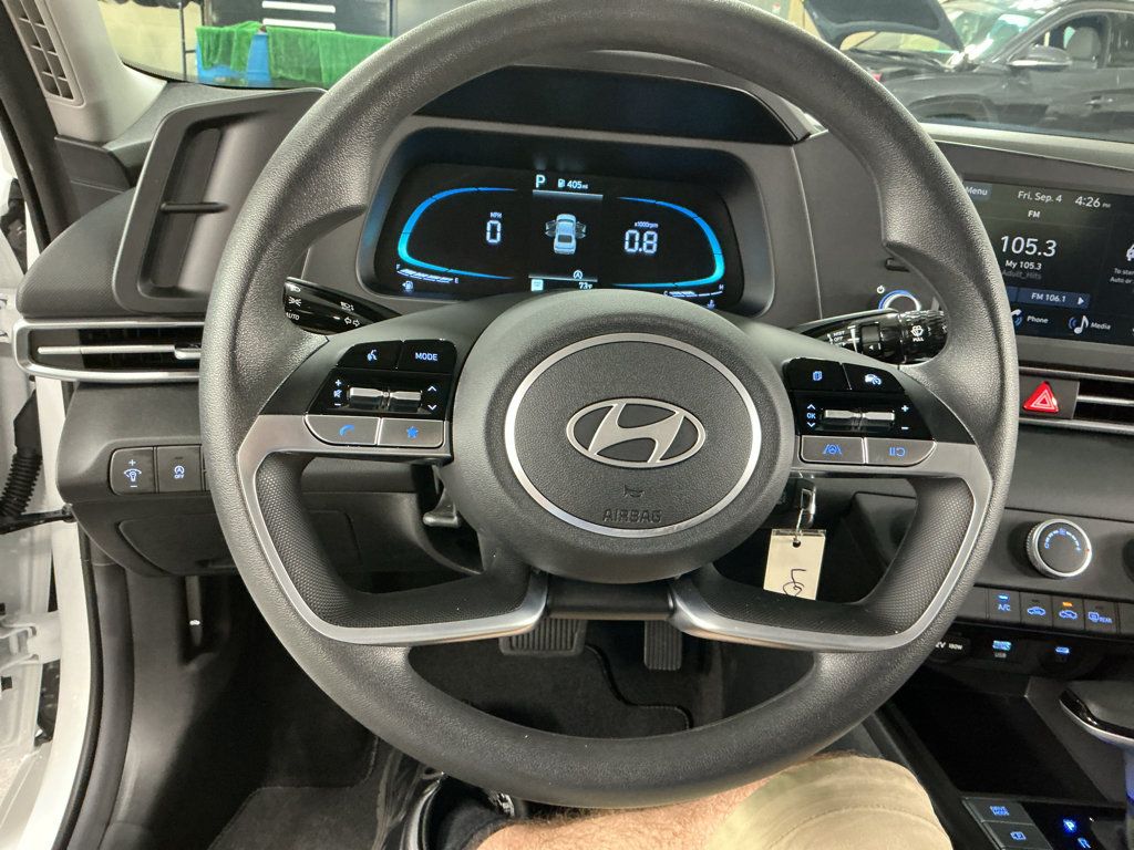 Certified 2026 Hyundai Elantra SE FWD image 9