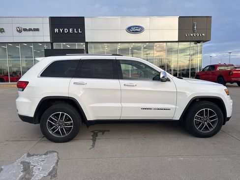 Used 2020 Jeep Grand Cherokee Limited image 2