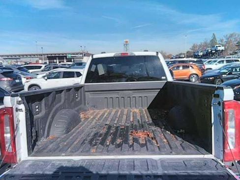 Used 2024 Ford F350 XLT image 4