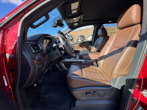 Used 2022 Nissan Titan Platinum Reserve w/ Moonroof Package image 9