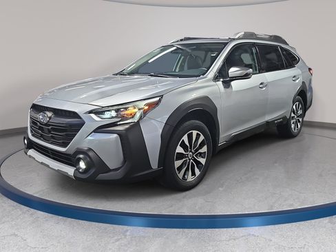 Used 2025 Subaru Outback Touring AWD/4WD image 1