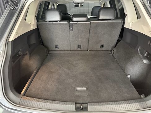 Used 2019 Volkswagen Tiguan SE w/ Panoramic Sunroof Package image 25