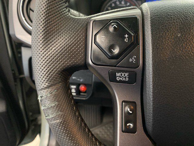Used 2023 Toyota Tacoma TRD Sport w/ Technology Package AWD/4WD image 18