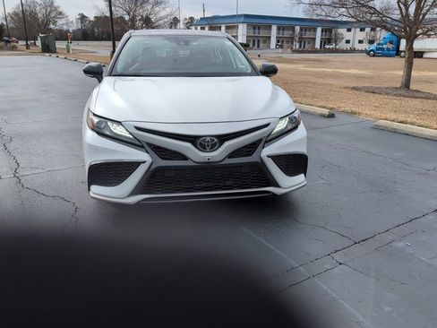 Used 2024 Toyota Camry XSE image 9