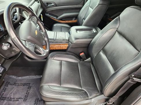 Used 2020 Chevrolet Suburban Premier AWD/4WD image 19