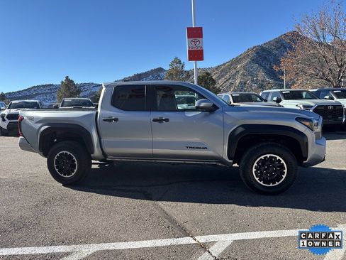Certified 2025 Toyota Tacoma TRD Off-Road image 7