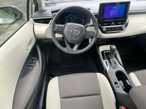 Used 2026 Toyota Corolla LE FWD image 13