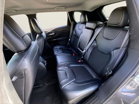 Certified 2020 Jeep Cherokee Latitude Plus image 19