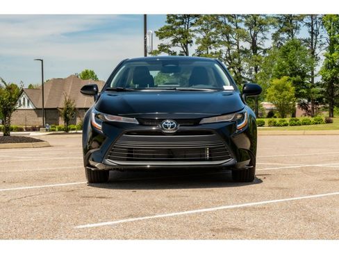 Used 2026 Toyota Corolla LE FWD image 2