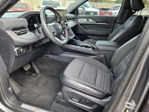 Certified 2025 Ford Explorer ST-Line image 19