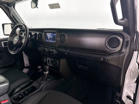 Certified 2022 Jeep Wrangler Sport AWD/4WD image 31