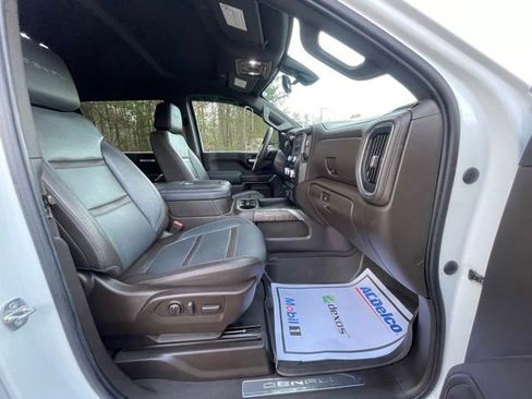 Used 2020 GMC Sierra 3500 Denali w/ Technology Package image 26
