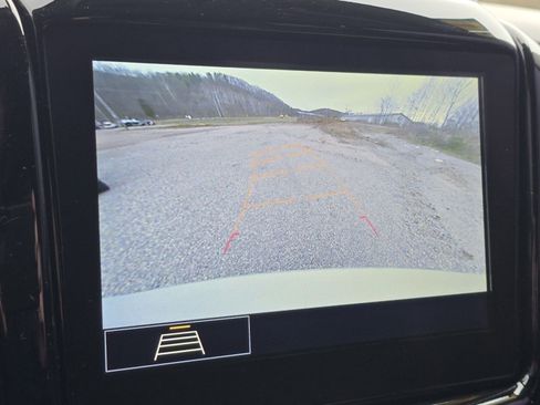 Used 2020 Chevrolet Traverse LT image 6