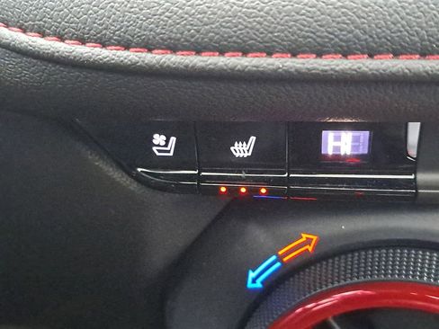 Used 2023 Chevrolet Blazer RS w/ Enhanced Convenience Package image 15