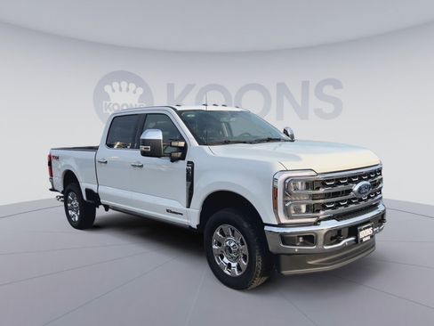 Used 2026 Ford F250 Lariat w/ Lariat Ultimate Package image 4