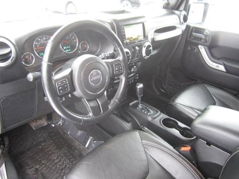 Used 2014 Jeep Wrangler Unlimited Sahara w/ Dual Top Group image 10