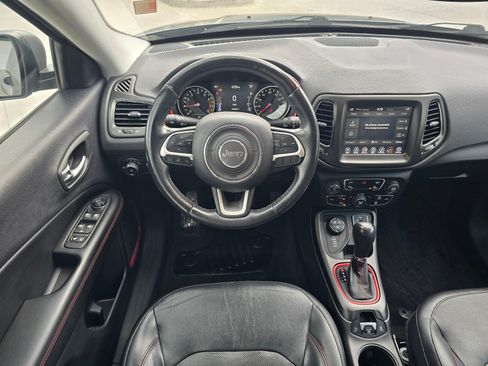 Used 2018 Jeep Compass Trailhawk w/ Leather Interior Group AWD/4WD image 12