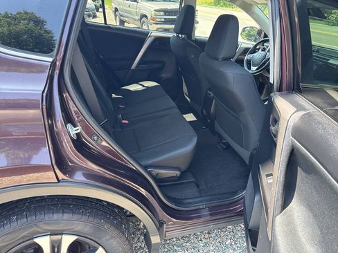 Used 2017 Toyota RAV4 LE AWD/4WD image 24
