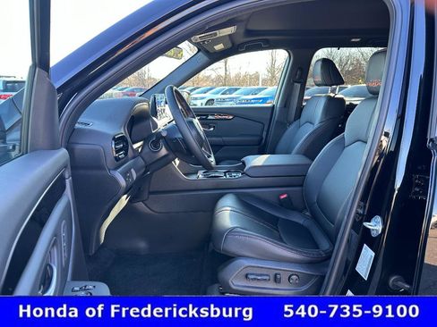 Certified 2025 Honda Pilot TrailSport image 17