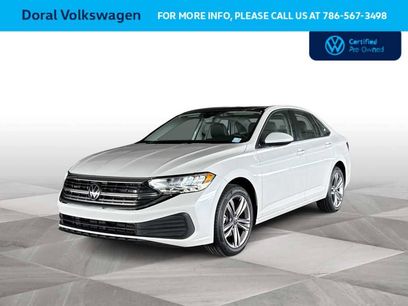 Used 2023 Volkswagen Jetta SE w/ Panoramic Sunroof Package