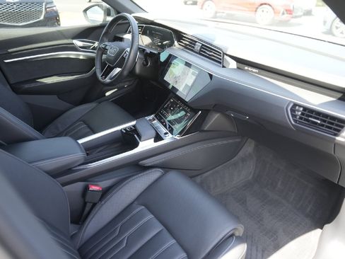 Certified 2023 Audi e-tron S Prestige image 21