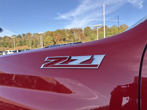 Used 2025 Chevrolet Silverado 2500 Custom w/ Custom Value Package image 6