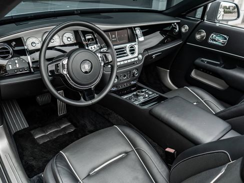 Used 2020 Rolls-Royce Dawn RWD image 30