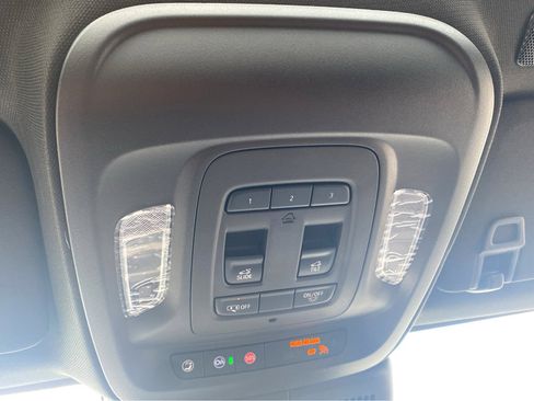 New 2025 Cadillac CT4 V w/ Super Cruise Package image 32