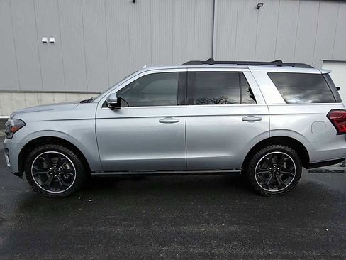 Used 2023 Ford Expedition Limited image 6