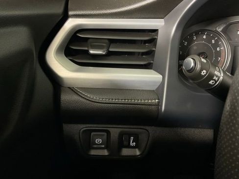 Used 2023 GMC Acadia SLE w/ Driver Convenience Package image 28