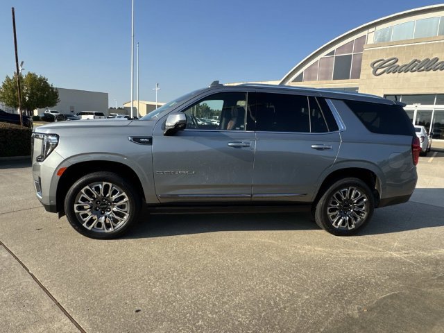 Used 2024 GMC Yukon Denali Ultimate AWD/4WD image 8