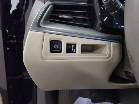 Used 2018 Cadillac XT5 Premium Luxury FWD image 23