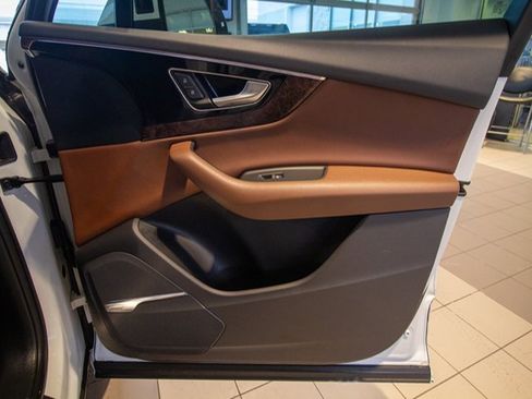 Used 2018 Audi Q7 3.0T Prestige image 10