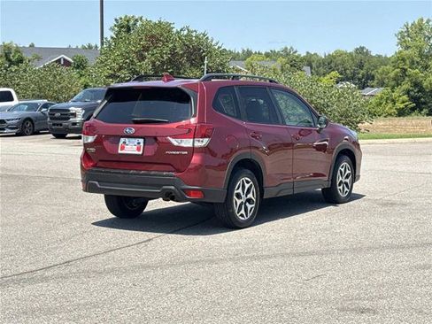 Used 2019 Subaru Forester Premium w/ All-Weather Package AWD/4WD image 5