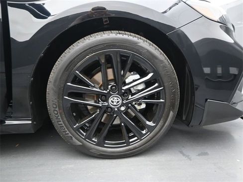 Used 2025 Toyota Camry SE w/ Convenience Package image 16